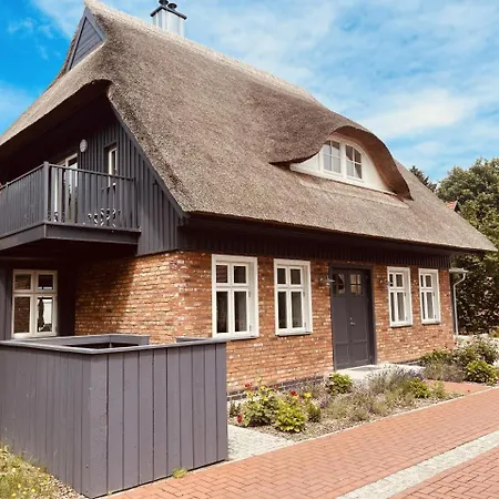 Friesia Urlaub Unterm Reetdach Fuer 4 Pers Terrasse Garten 2 Sz Дом отдыха *
