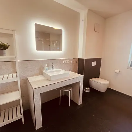 Appartement Friesia Urlaub Unterm Reetdach Fuer 4 Pers Terrasse Garten 2 Sz *