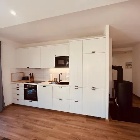 Friesia Urlaub Unterm Reetdach Fuer 4 Pers Terrasse Garten 2 Sz * Born