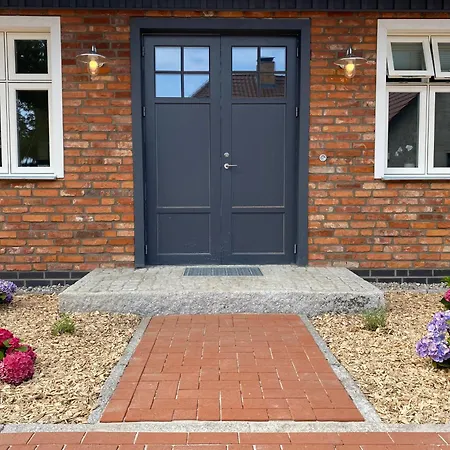 Appartement Friesia Urlaub Unterm Reetdach Fuer 4 Pers Terrasse Garten 2 Sz *