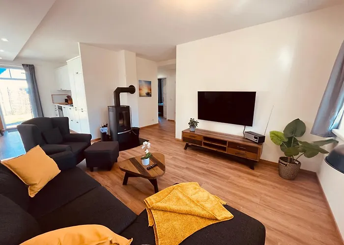 Friesia Urlaub Unterm Reetdach Fuer 4 Pers Terrasse Garten 2 Sz * Born