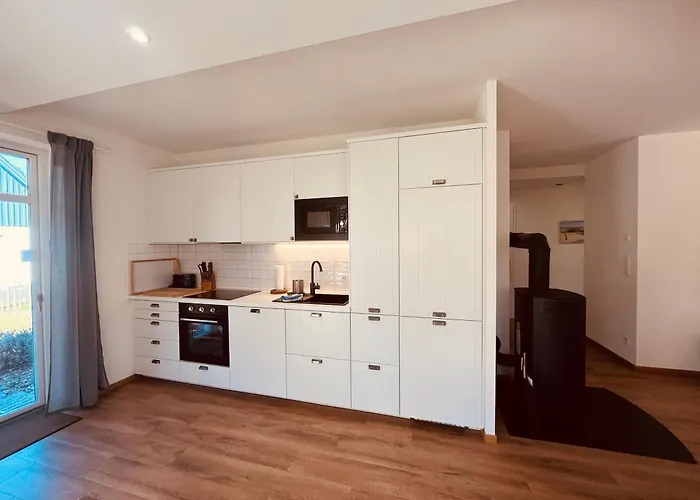 Friesia Urlaub Unterm Reetdach Fuer 4 Pers Terrasse Garten 2 Sz * Born